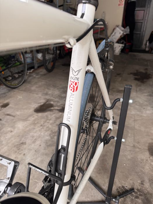 Bicicleta cursiera Felt 75 F Series.