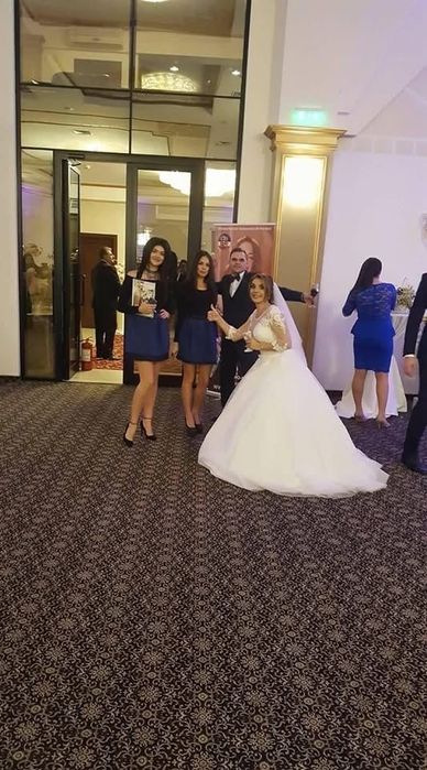 Hostess / hostes evenimente nunti botezuri petreceri/ primire invitati