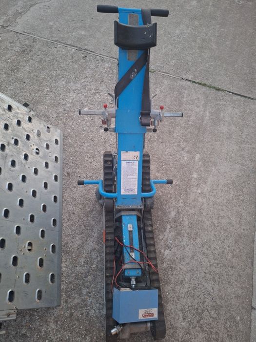 Elevator pentru  persoane dizabilități, stare buna de functionare