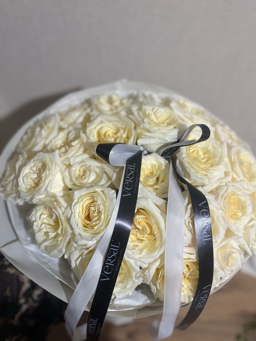 Букет за 10 тысяч. 25 шт белые розы