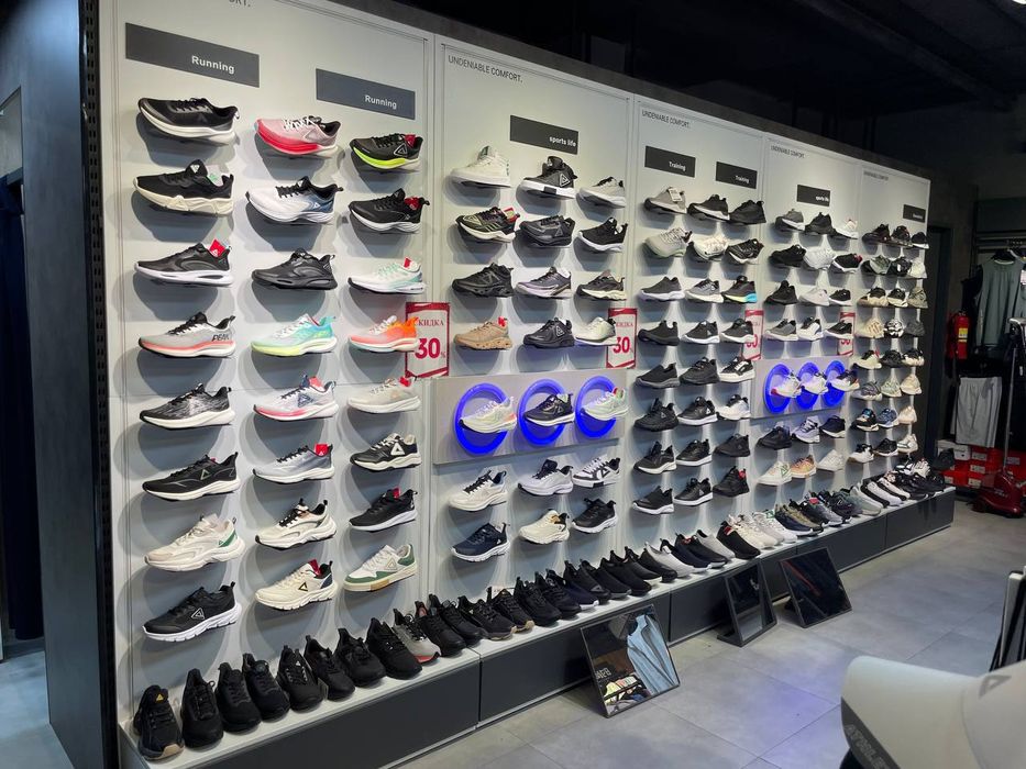 Продам фирменное оборудование PEAK для бутика 60-80 кв