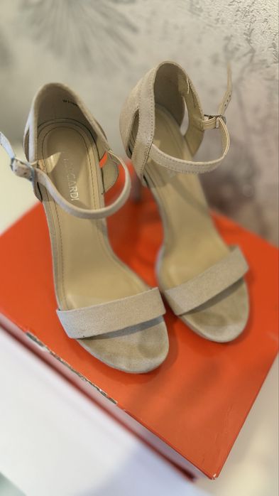 Туфли бежевого цвета