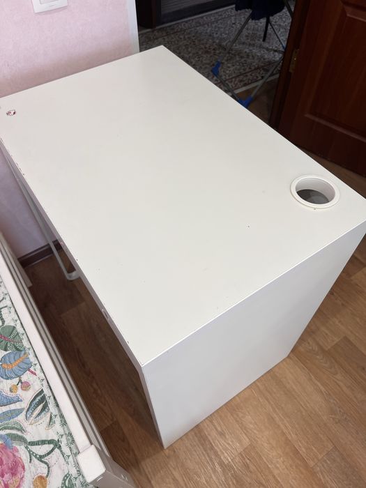 Продам столик ikea