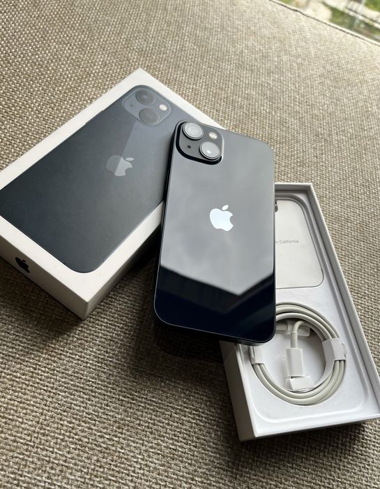 iPhone 13  128ГБ  ИДЕАЛ