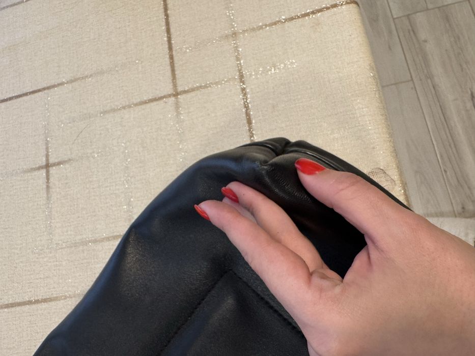 Дамска чанта със среден размер