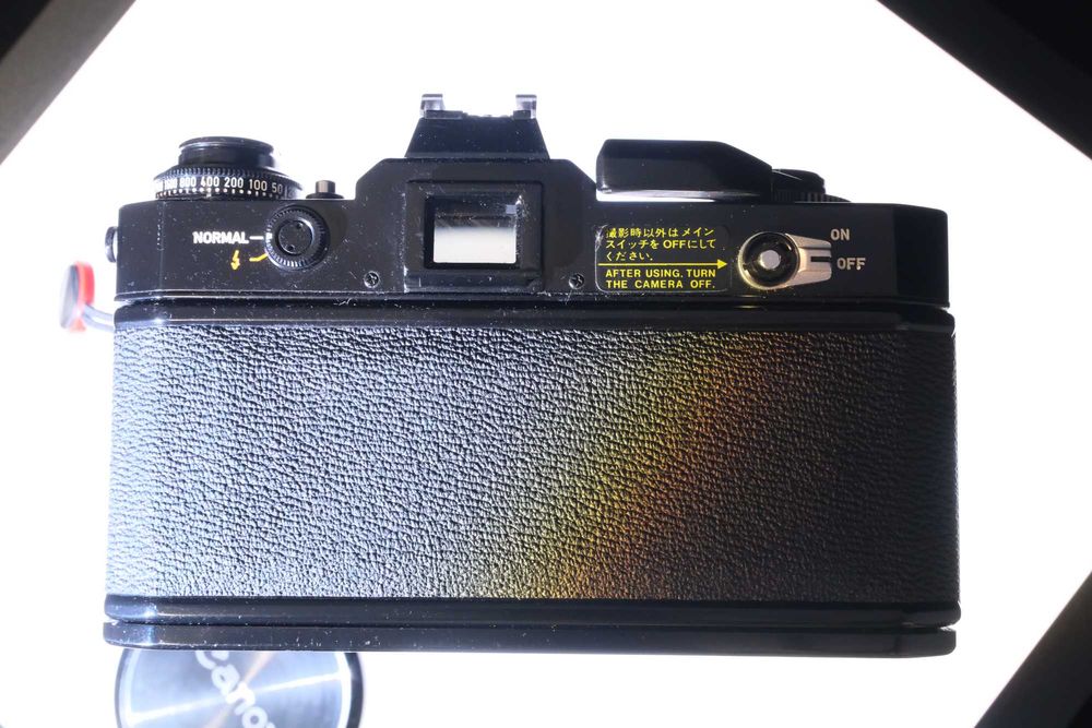 Canon EF - SLR pe film + Canon FD 50mm F/1,4 SSC