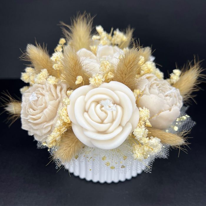 Aranjamente florale handmade cu lumanari din ceara de soia