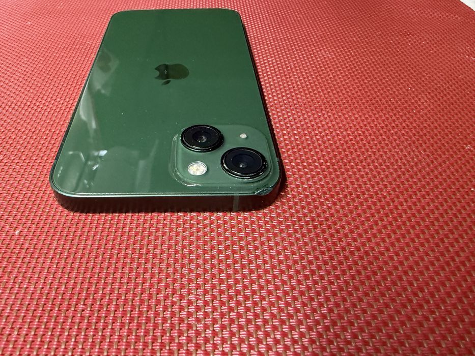 Vand iphone 13 verde inchis