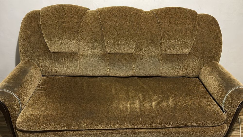 Отдам диван с креслом