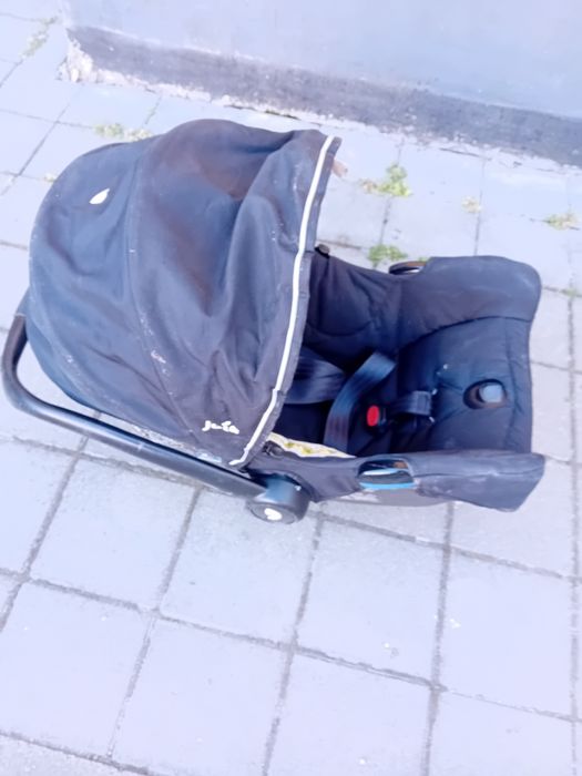 Детско столче за кола с дръжка