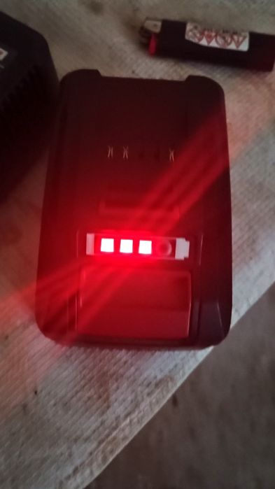 Acumulator 3A și încarcător