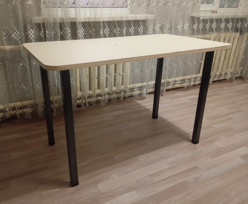 Продаются Столы.