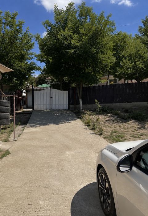 Casă + teren ~5.000 mp, livadă și anexe – Dragomirești, Vaslui