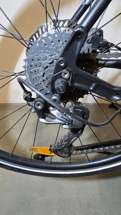 Vând bicicleta Specialized CrossTrail