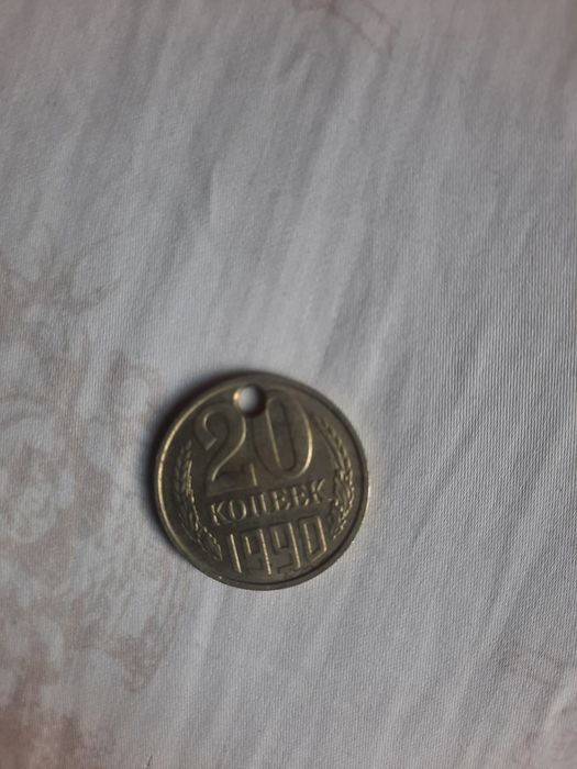 Продам монеты разные