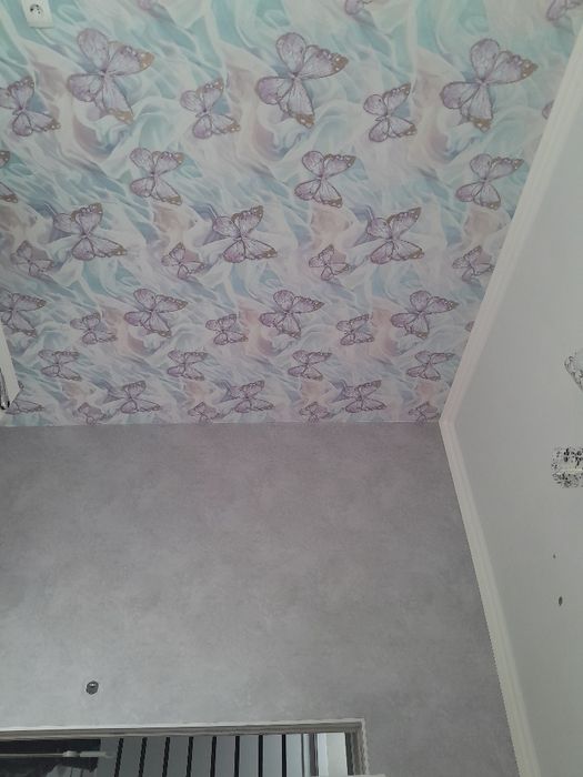 Поклейка обоев.Закатка эмульсией.