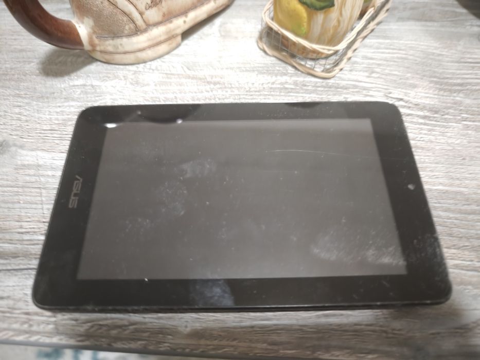 Планшеты на запчасти 2 шт. Asus.