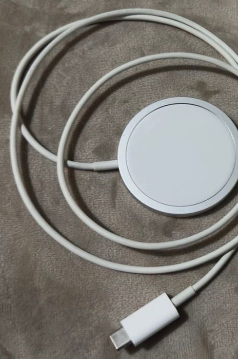 Комплект от iPhone 14 + AirPods 3 + MagSafe зарядно