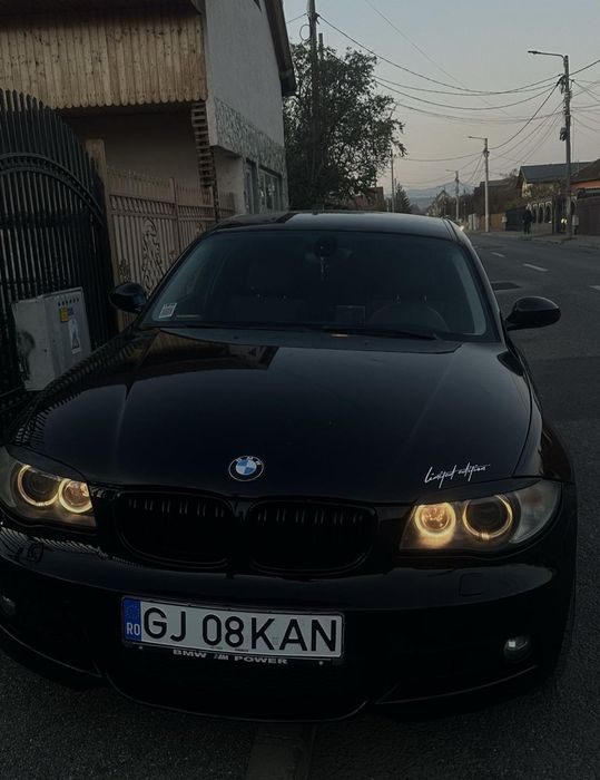 Vând auto BMW negru