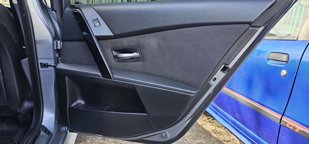 Салон за BMW E61. Черни кожени кори E60 / E61