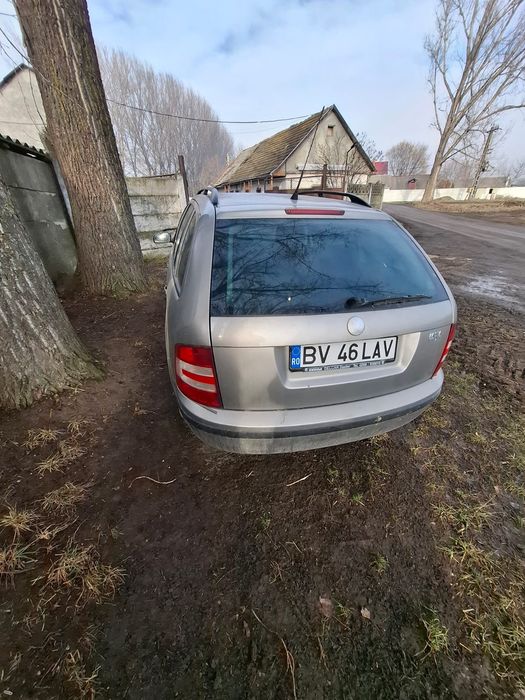 Vând skoda fabia