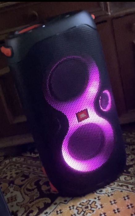 Vand boxa jbl Partybox 110