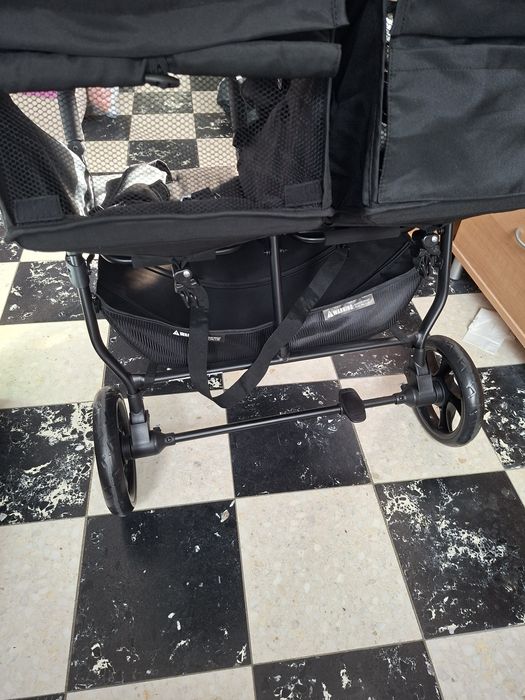 Cărucior Jeep pentru gemeni