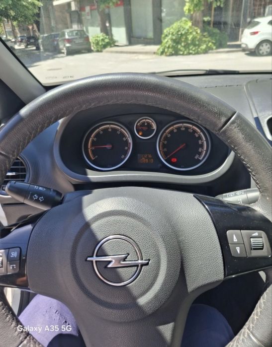 Opel Corsa 1.2 бензин 85 к. с.