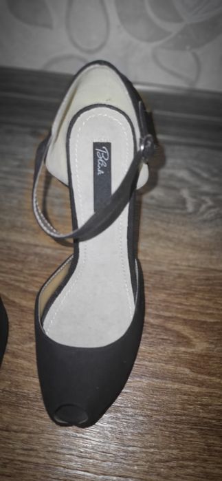 Туфли на высоком каблуке