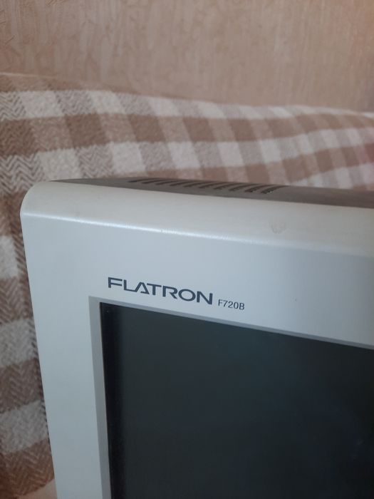 Монитор LG Flatron