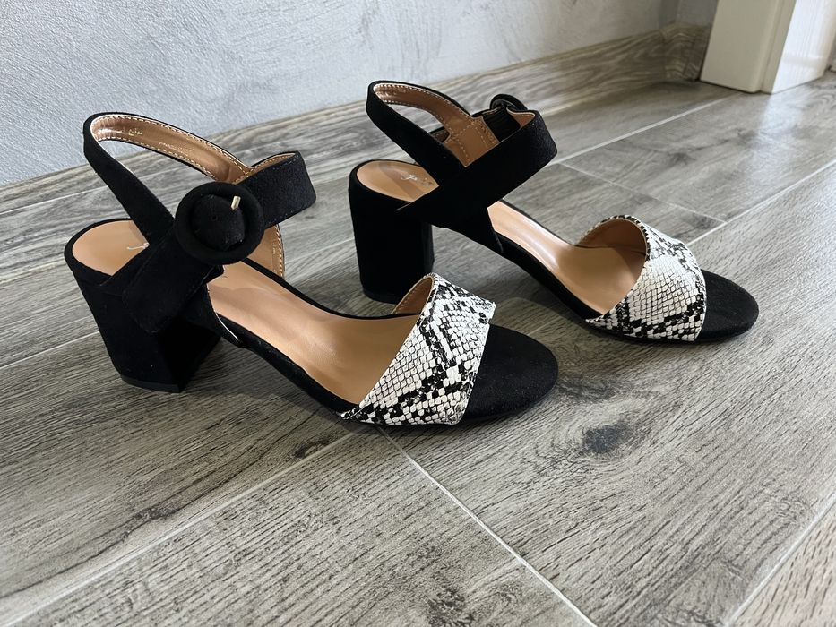 Сандали на ток НОВИ