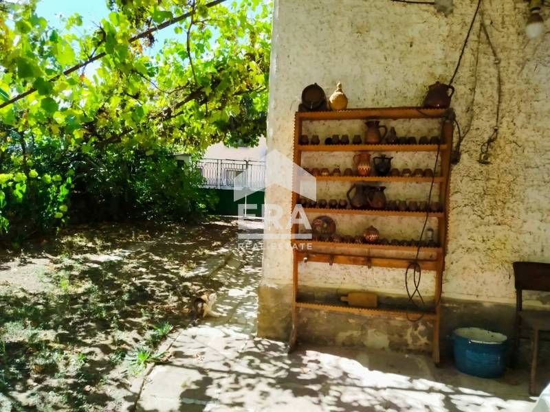 ЕКСКЛУЗИВНО! ЕРА ОСЪМ Ловеч предлага двуетажна къща в с. Лесидрен, Лов