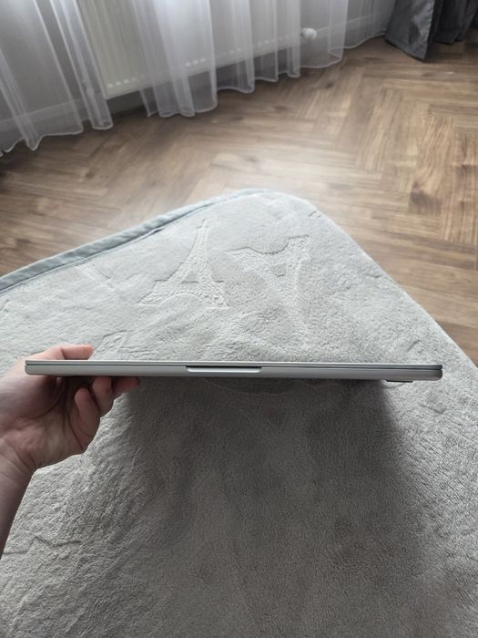 MacBook M2 продам