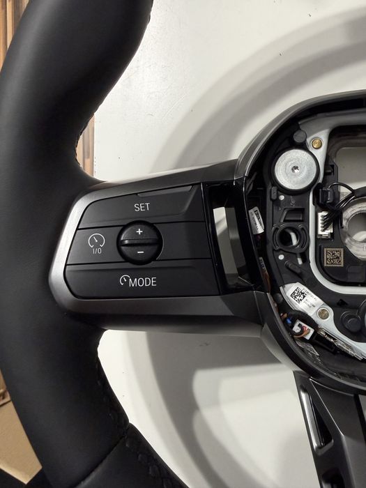 Volan original BMW M Seria 5 G60, Seria 7 G70 si X3 G45  FARA PADELE