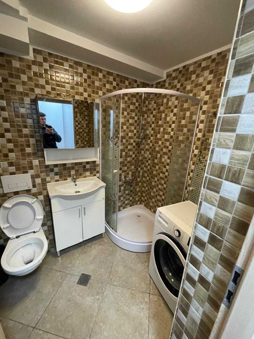 Inchiriez studio 40mp in vila cu curte proprie si parcare in Voluntari