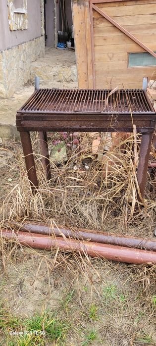 Grătar de curte din fier