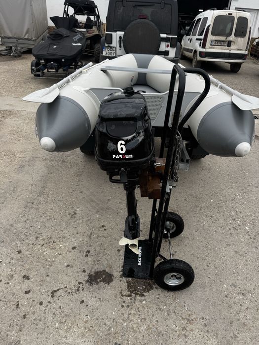 Надуваема лодка с твърдо дъно 3м