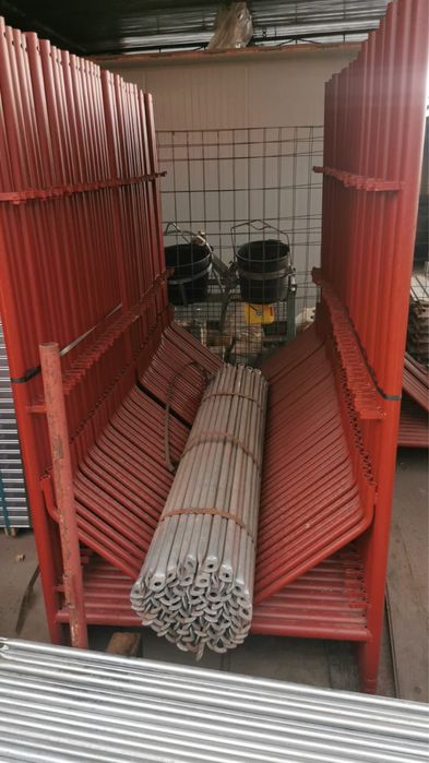 Ново фасадно скеле произведено в италия със сертификат и паспорт