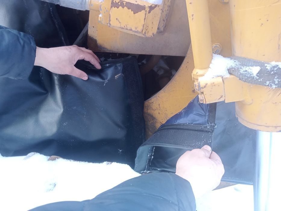 Утеплитель капота на спецтехнику