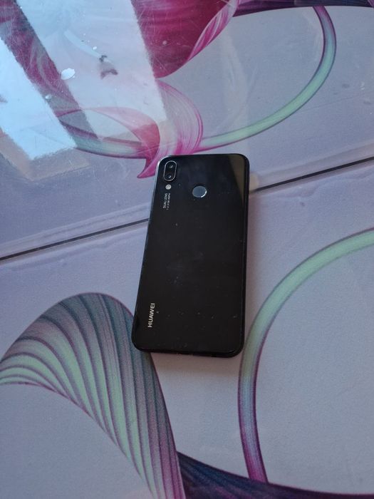 Samsung Galaxy S21 Fe si Huawei P20 Lite