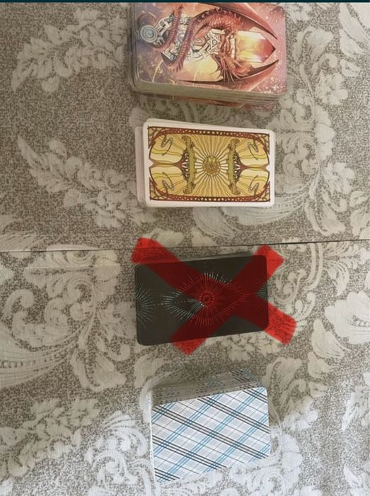 Карти таро различни дека