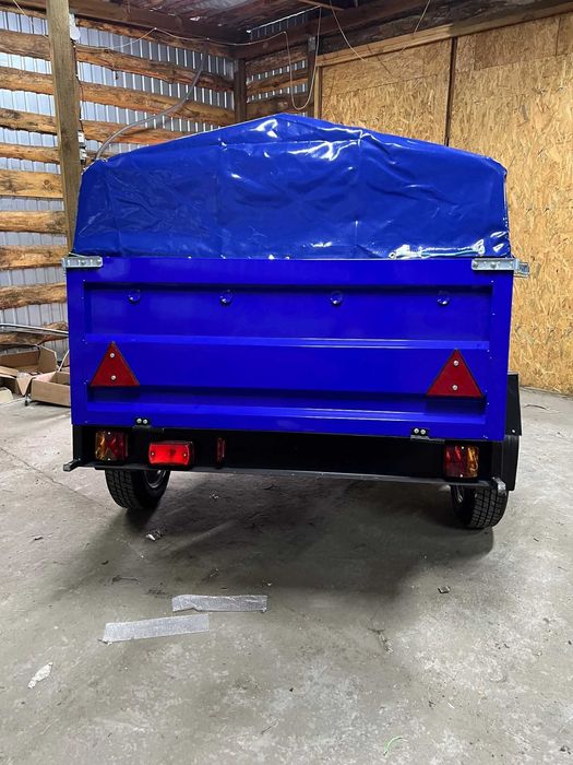 Легковой усиленный прицеп