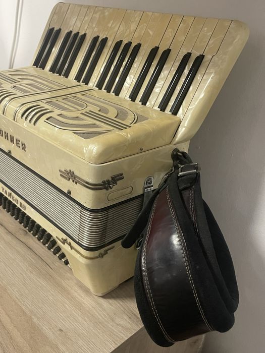 Hohner 80 basi in perfecta stare