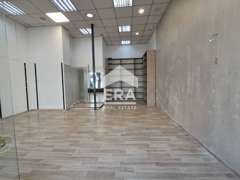 Дава се под наем Магазин в Варна, Център - 50 кв.м за 997.05 € - Снимка #2