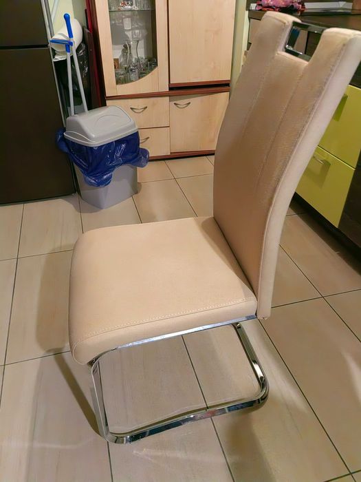 Трапезарни столове - 4 бр.