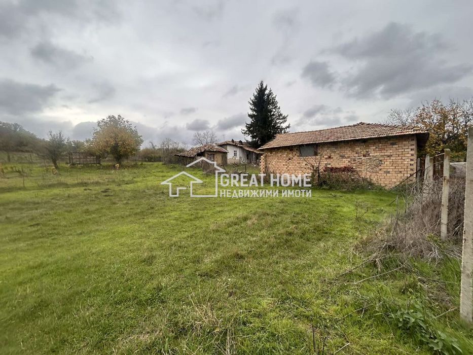 Къща в Търговище, област-с.Руец площ 200 цена 100000