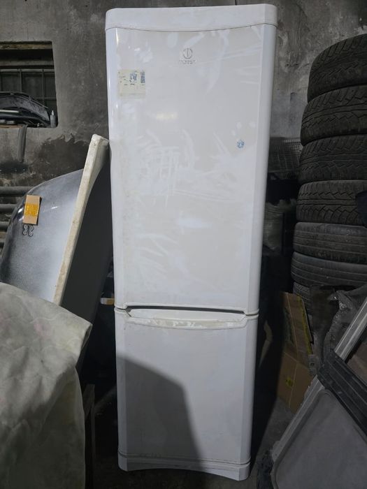 Продам стиральную машину и холодильник