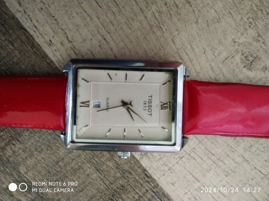 Часы наручные женские *