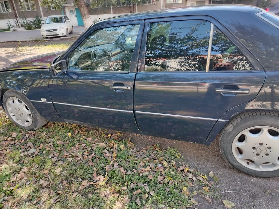 Продам мерседес 124