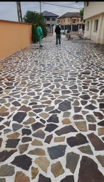 Vând piatra și montez